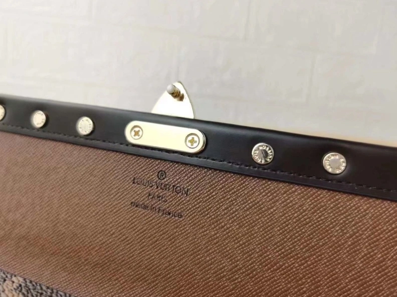 Lightweight LX Wallets 6693