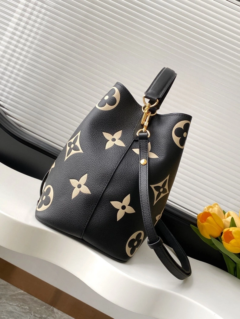 Resilient LX Bucket Bags 11854