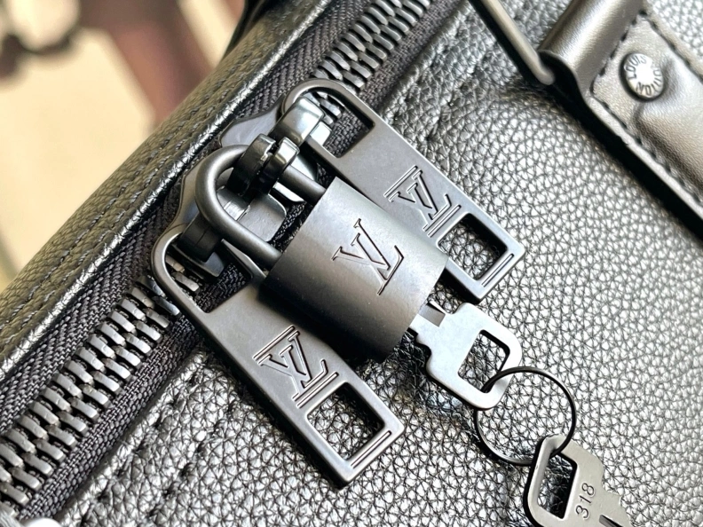 Bold LX Travel Bags 10540