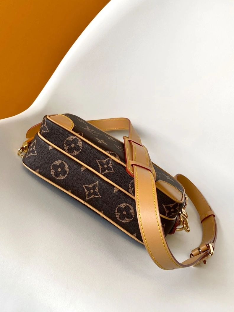 Stylish LX Top Handle Bags 10720