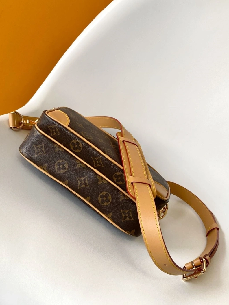 Bright LX Top Handle Bags 10687