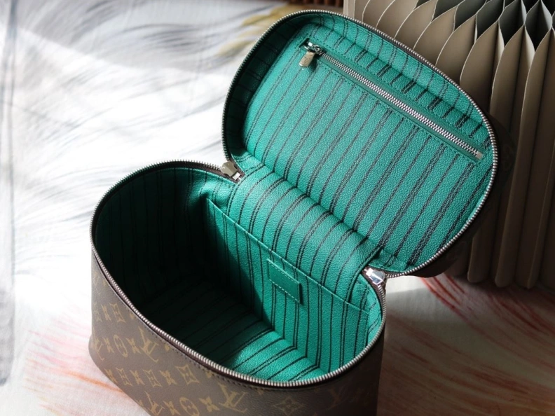 Modern LX Cosmetic Bags 11515