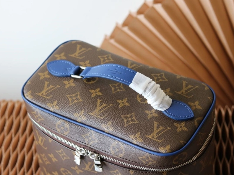 LX Cosmetic Bags Fashionable 11506