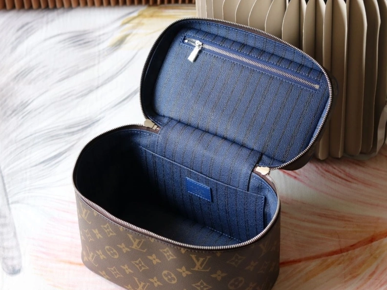 LX Cosmetic Bags Fashionable 11506