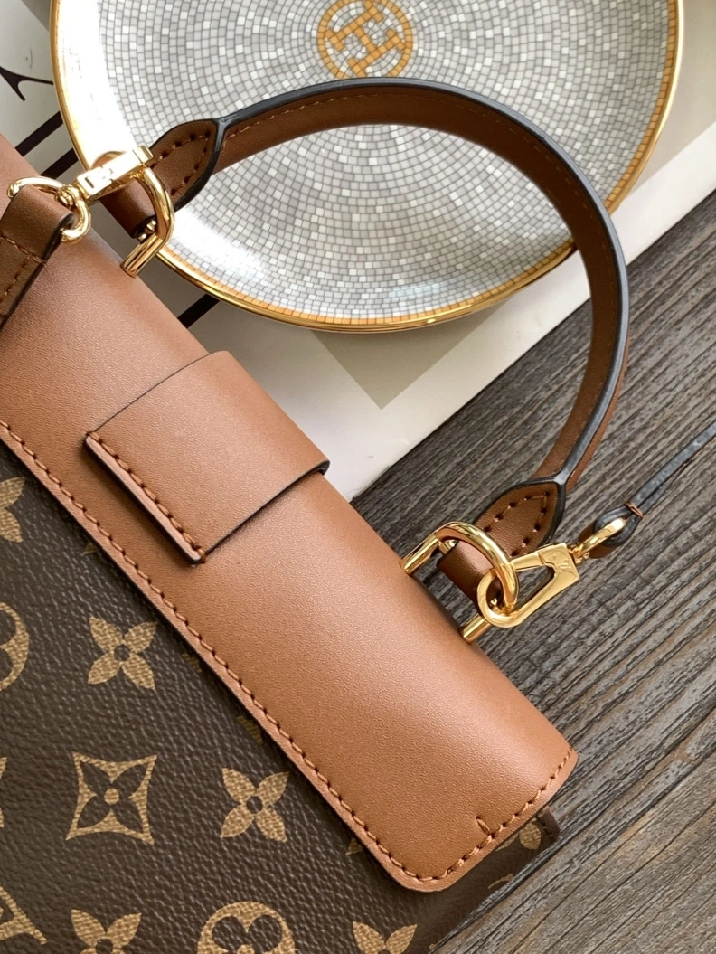 LX Top Handle Bags Bold 10678