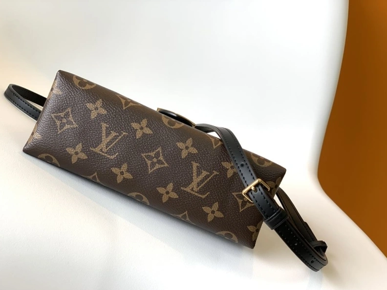 Fashionable LX Top Handle Bags 10670