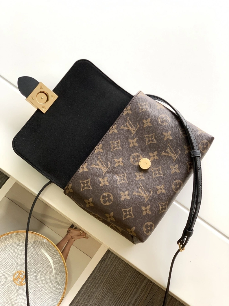 Fashionable LX Top Handle Bags 10670