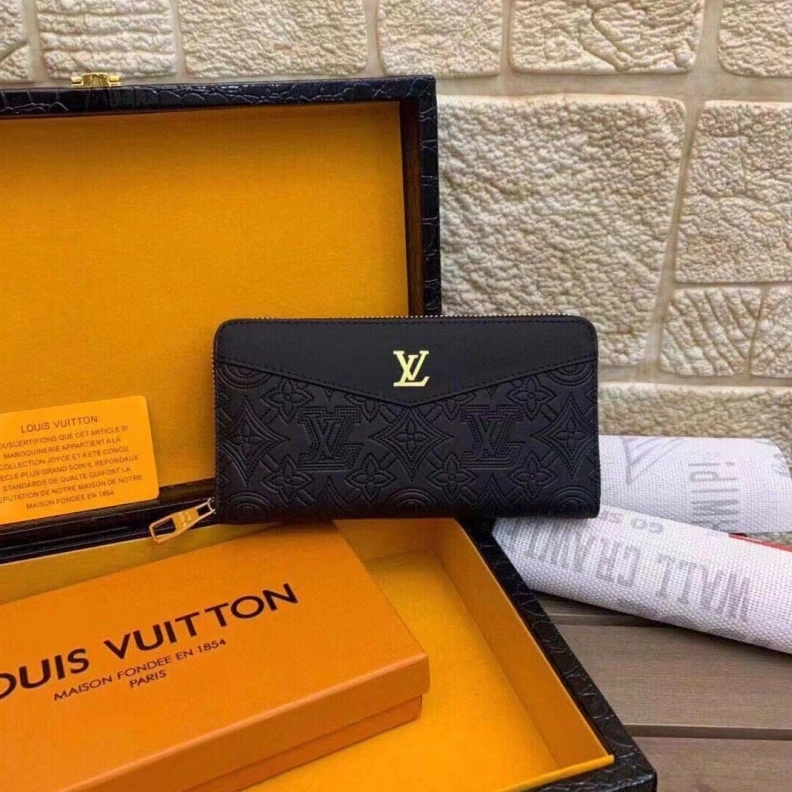 Trendsetting LX Wallets 9797