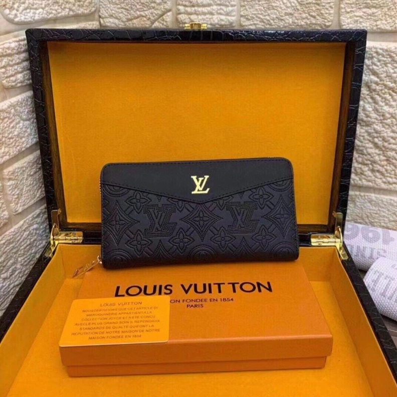 Trendsetting LX Wallets 9797