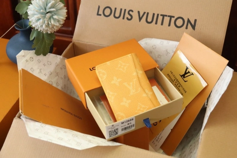 Sophisticated LX Wallets 9789