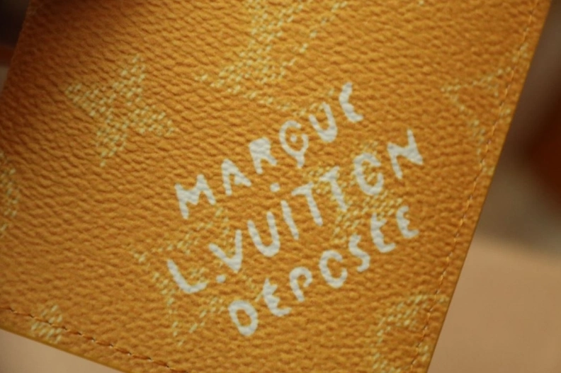 Sophisticated LX Wallets 9789