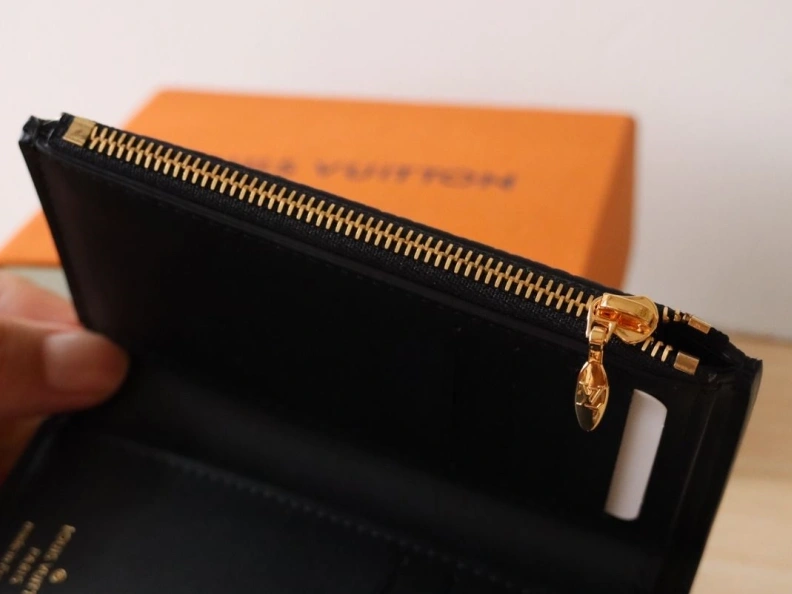 Affordable LX Wallets 9777