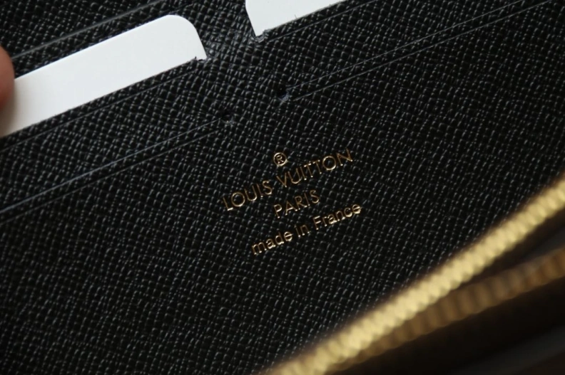 LX Wallets SportInspired 9770