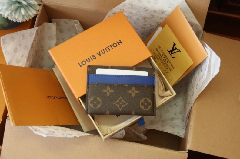 Modern LX Wallets 9754