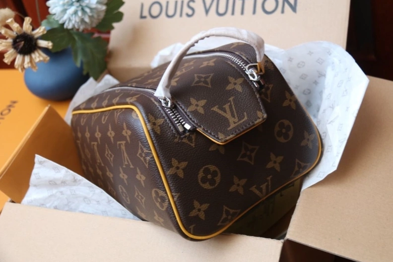 Functional LX Cosmetic Bags 11521