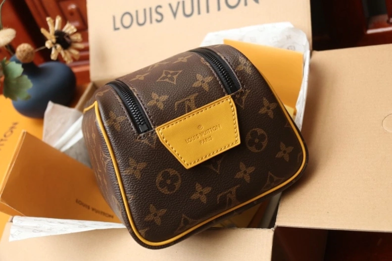 LX Cosmetic Bags DailyWear 11514
