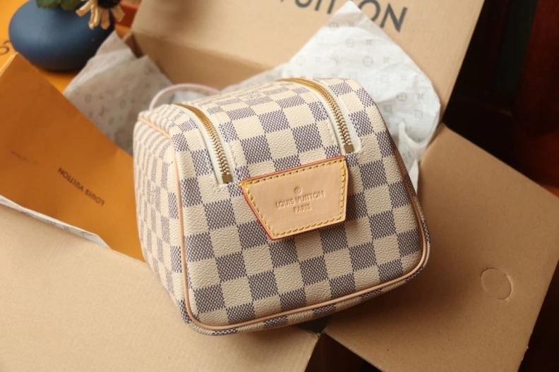 Reliable LX Cosmetic Bags 11499