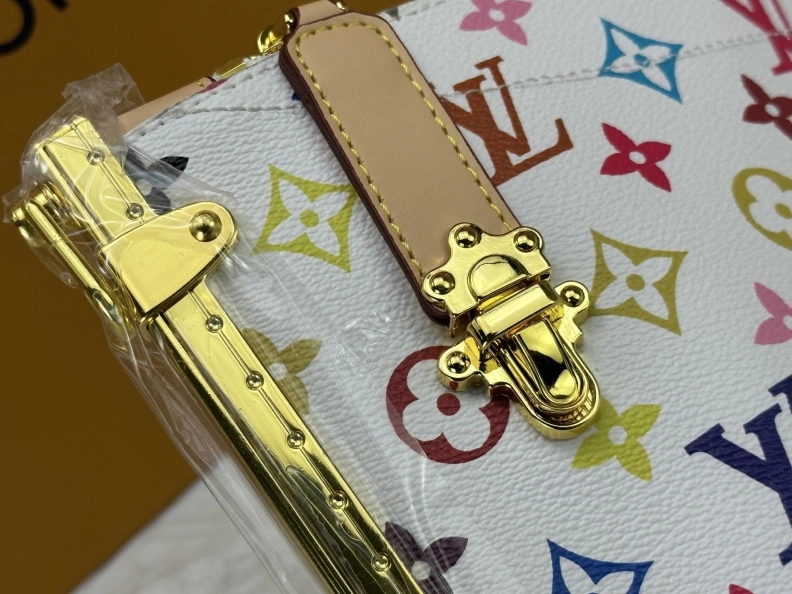 Versatile LX Top Handle Bags 10642