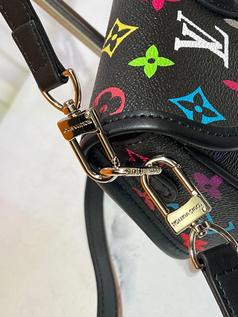 Versatile LX Top Handle Bags 10647