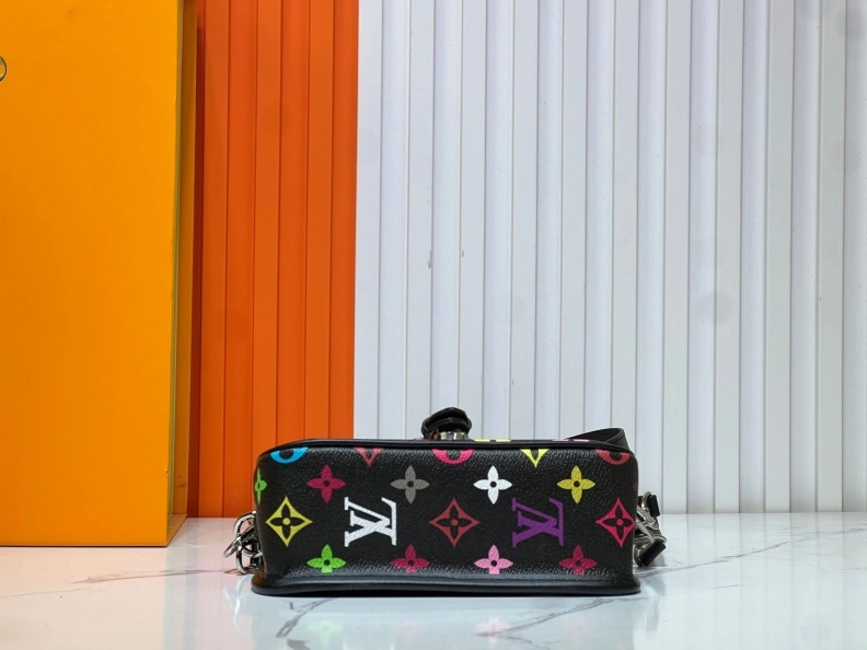 Versatile LX Top Handle Bags 10647