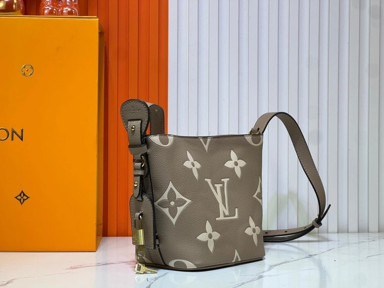 LX Bucket Bags Bright 11833