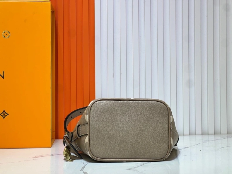 LX Bucket Bags Bright 11833