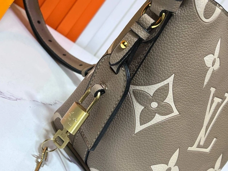 LX Bucket Bags Bright 11833