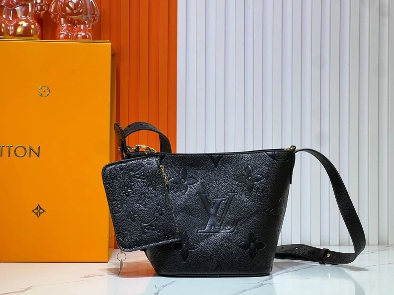 Classic LX Bucket Bags 11825