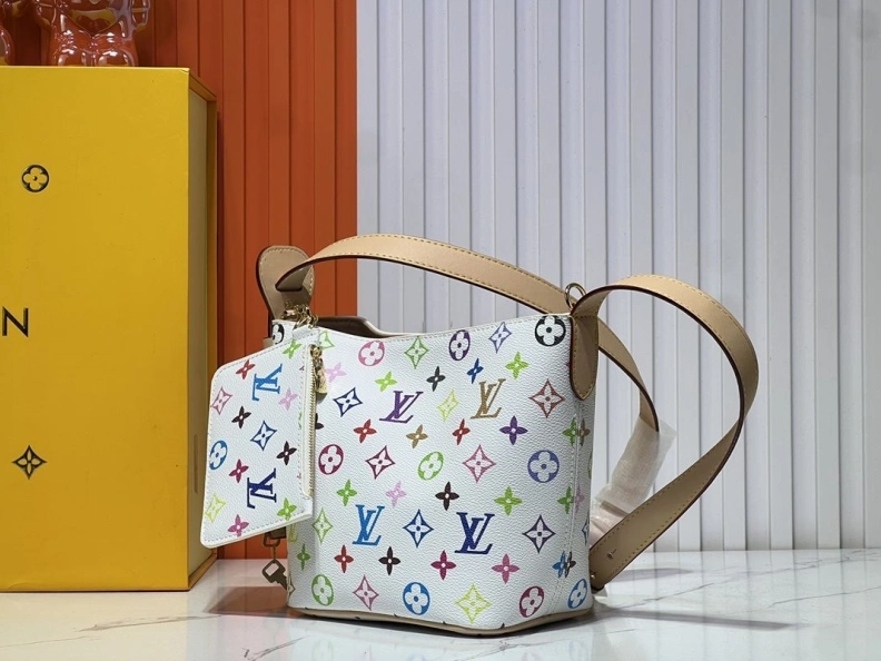 DailyWear LX Bucket Bags 11852