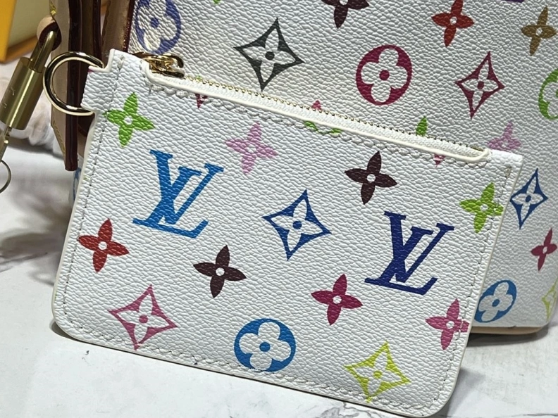 DailyWear LX Bucket Bags 11852