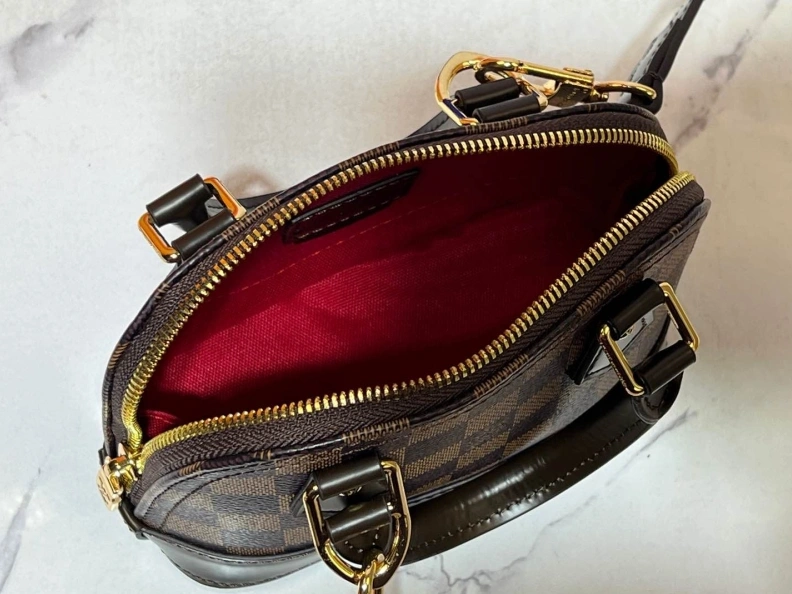 Versatile LX Top Handle Bags 10643