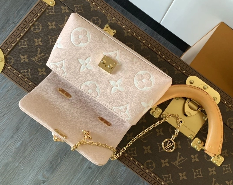 LX Top Handle Bags WellDesigned 10618
