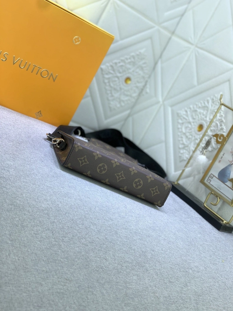 EyeCatching LX Wallets 9759