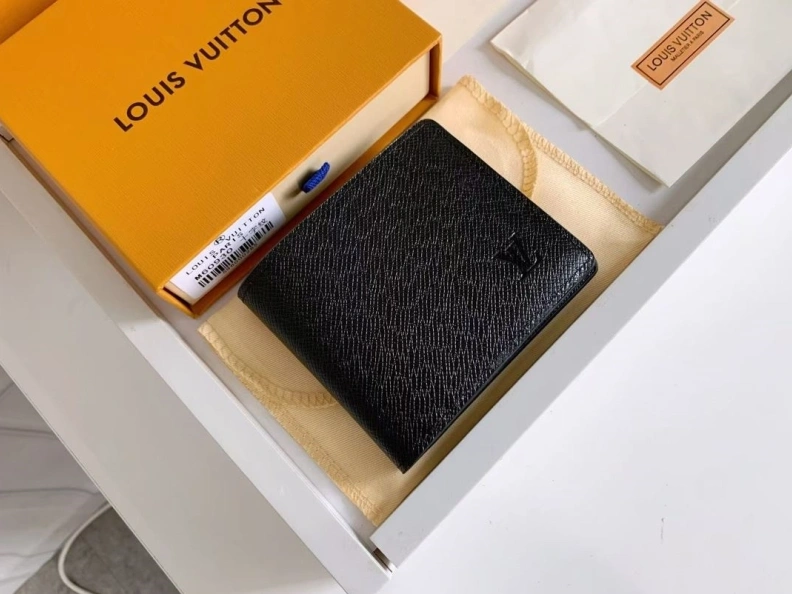 Trendy LX Wallets 9682