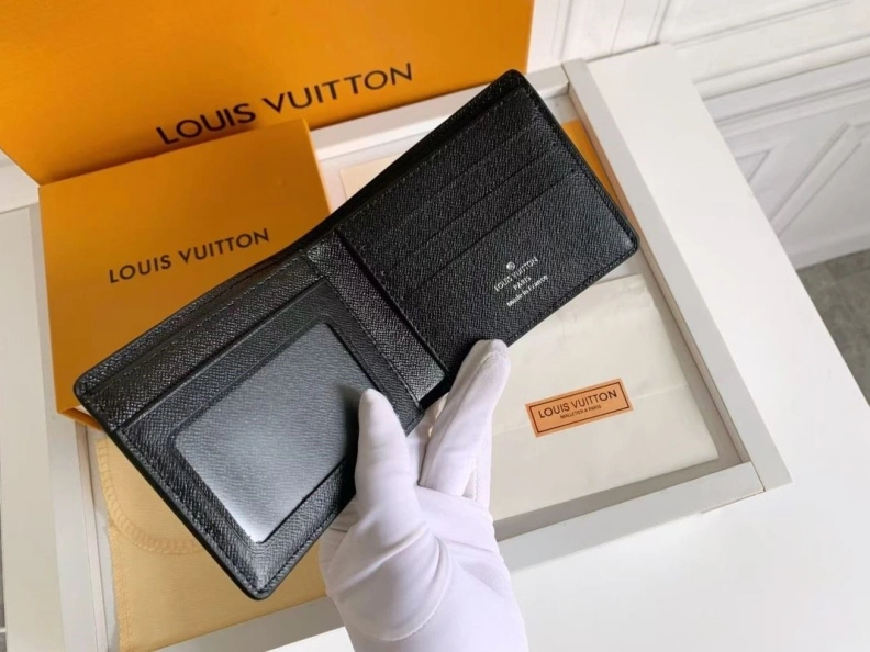 Trendy LX Wallets 9682