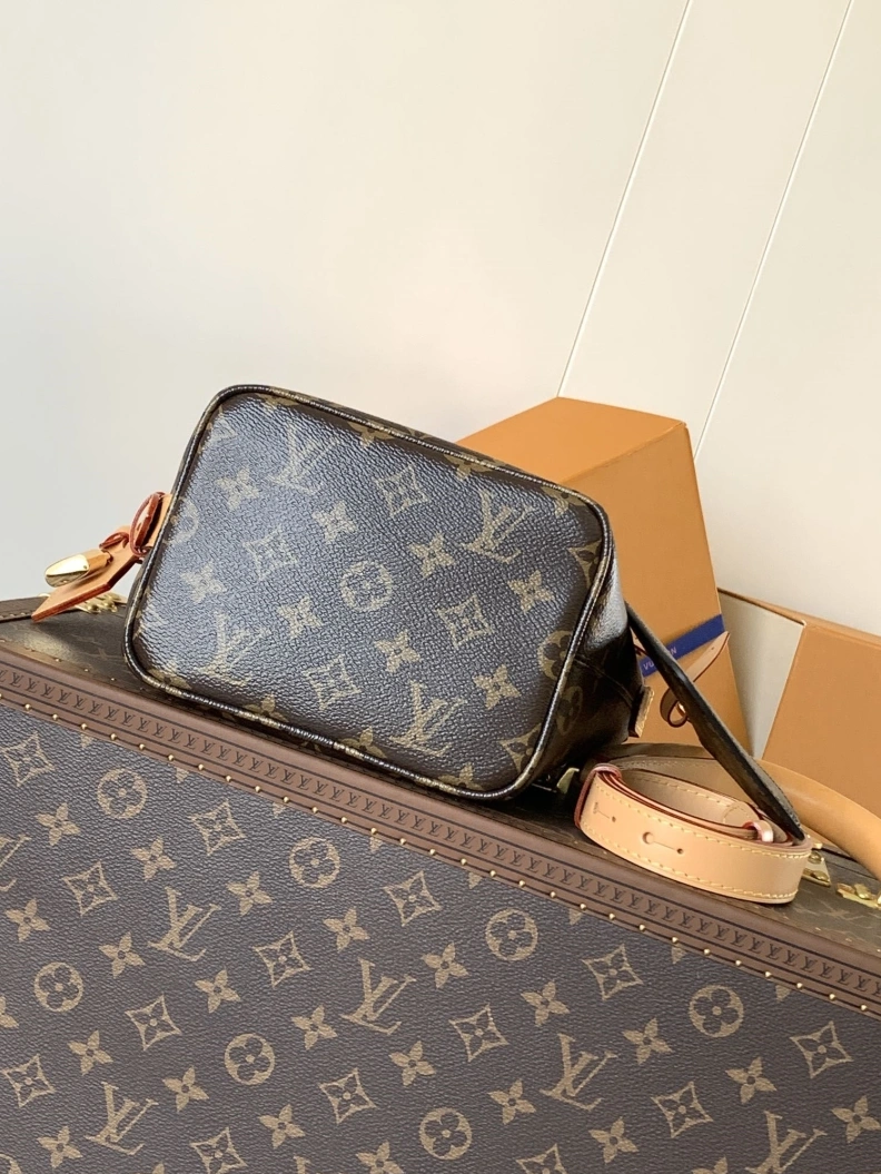 LX Bucket Bags Compact 11812