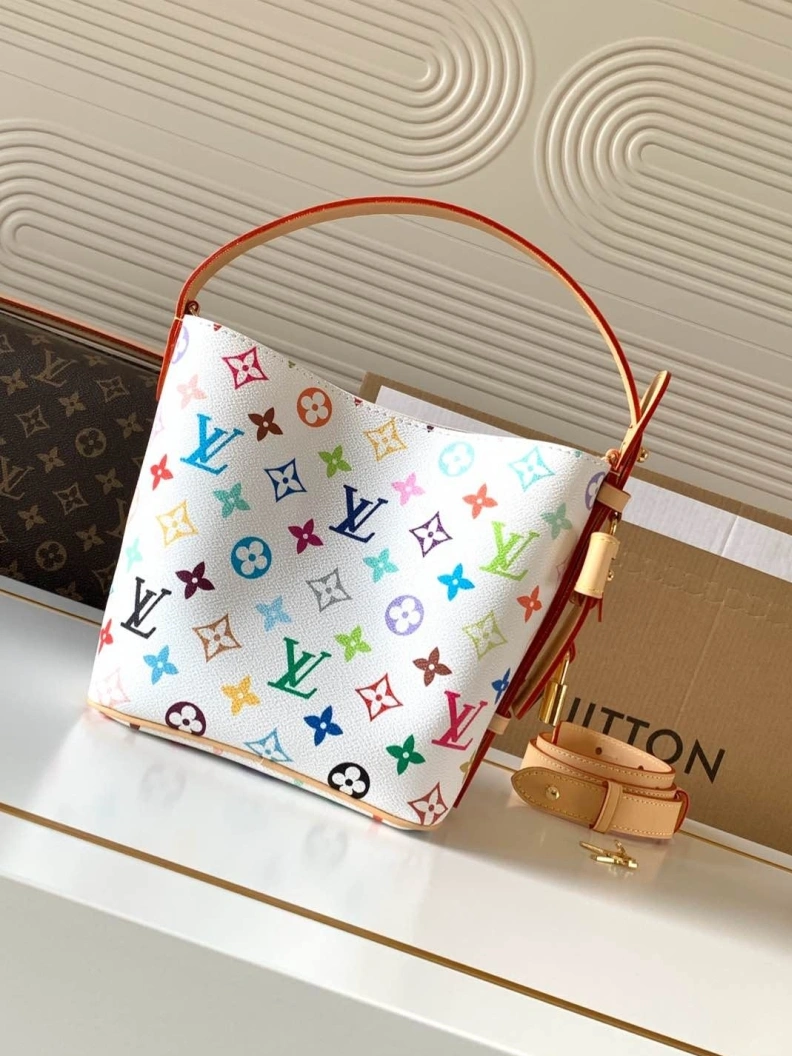 Bold LX Bucket Bags 11811