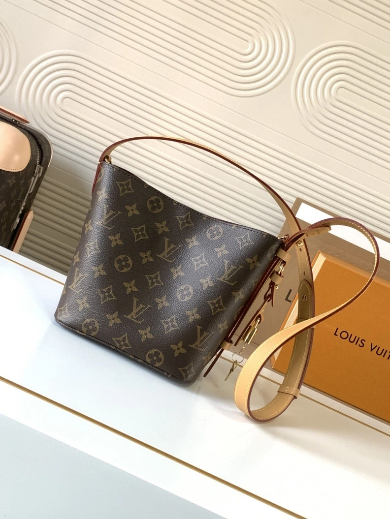 Bold LX Bucket Bags 11806