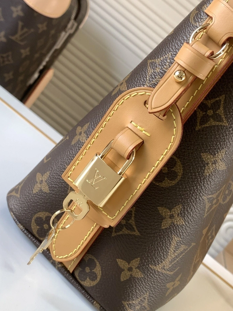Bold LX Bucket Bags 11806