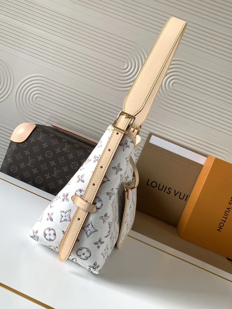 Trendsetting LX Top Handle Bags 10625