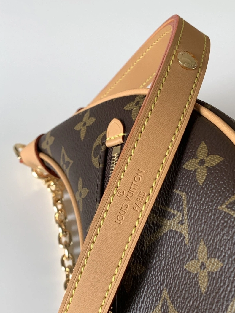 Comfortable LX Top Handle Bags 10585
