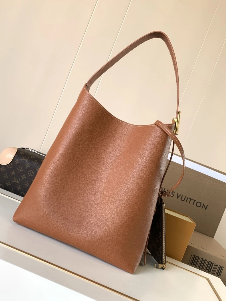 Trendsetting LX Bucket Bags 11801