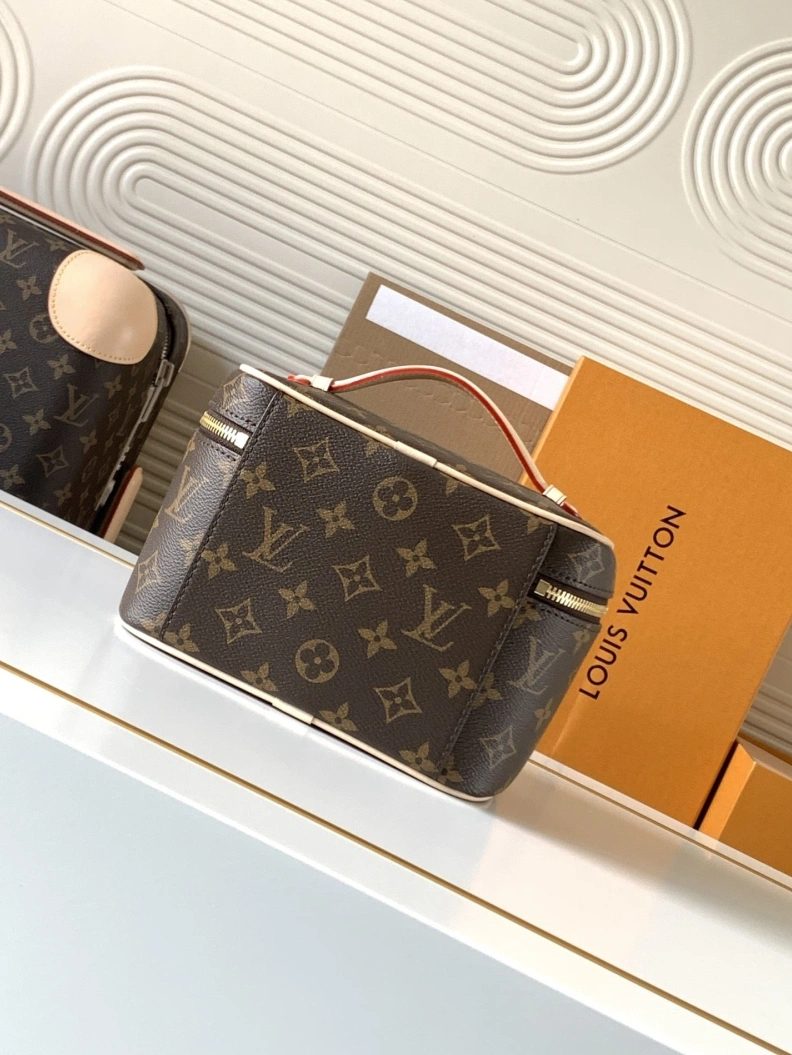 DailyWear LX Cosmetic Bags 11498
