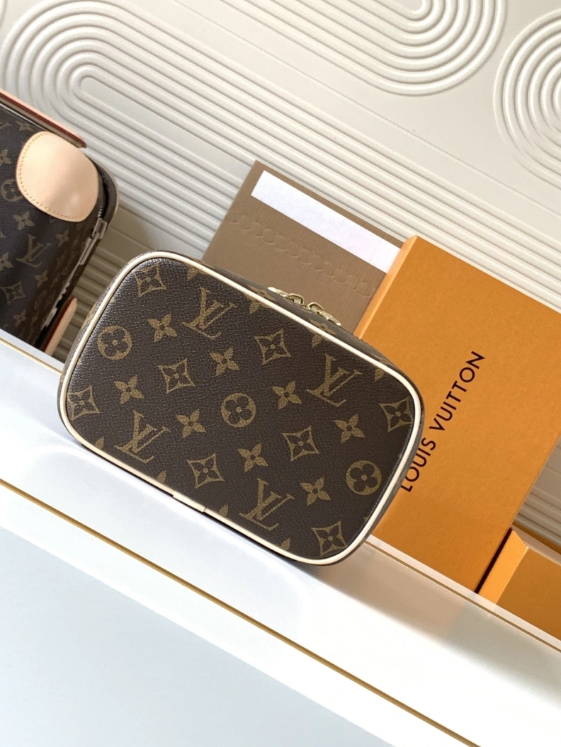 DailyWear LX Cosmetic Bags 11498