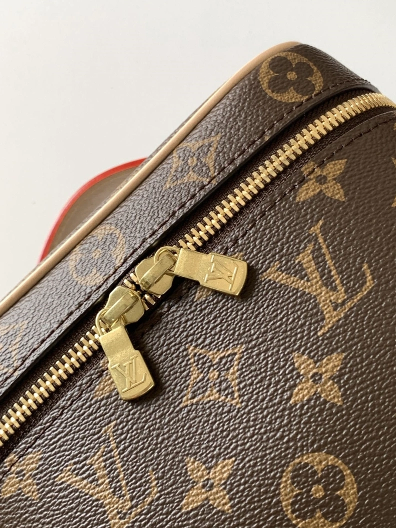 DailyWear LX Cosmetic Bags 11498