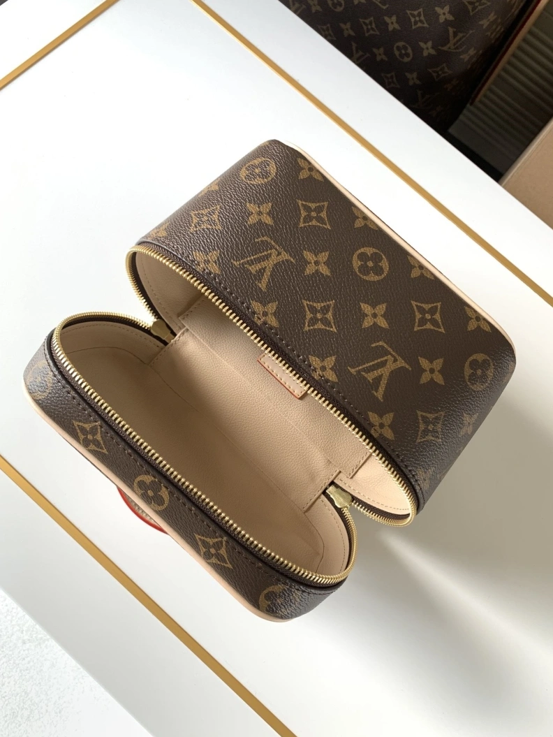 DailyWear LX Cosmetic Bags 11498