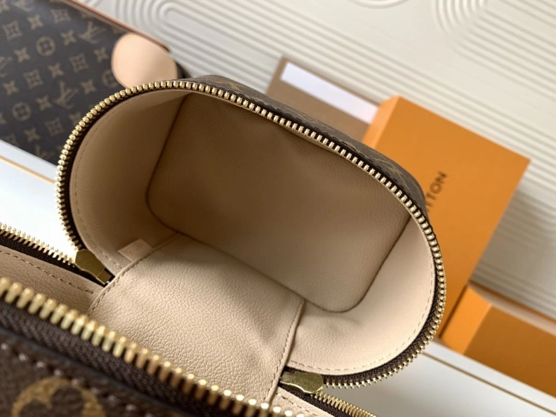 Comfortable LX Cosmetic Bags 11491