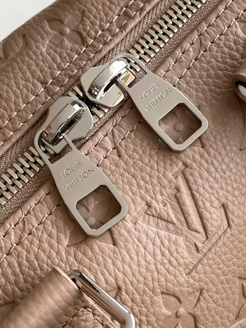 Elegant LX Travel Bags 8180