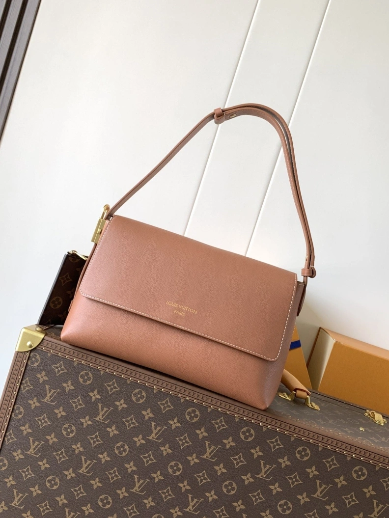 LX Top Handle Bags Resilient 8478