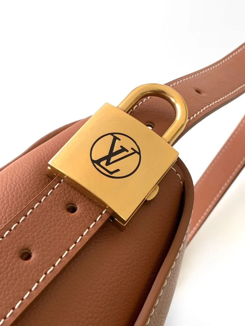 LX Top Handle Bags Resilient 8478
